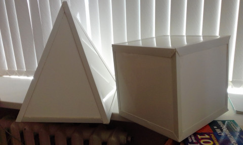 куб и пирамида